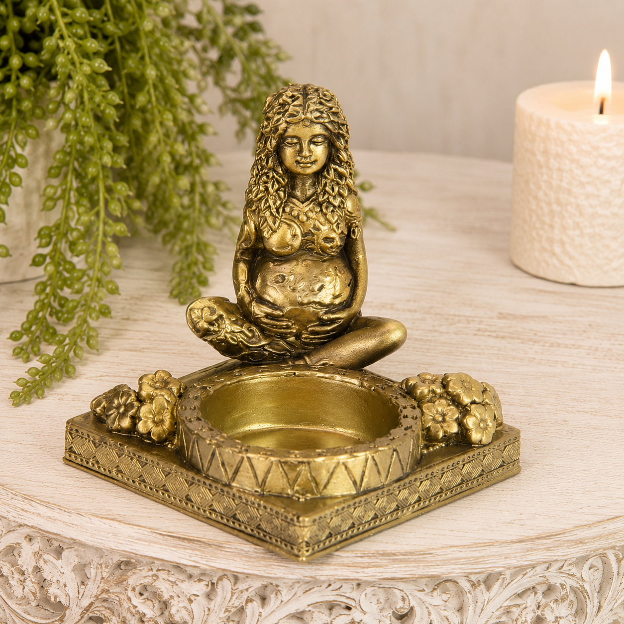 7cm Gold Mother Earth Tealight Holder