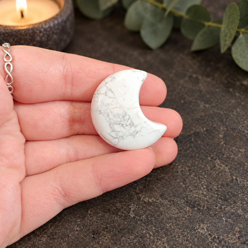 3cm White Howlite Gemstone Moon