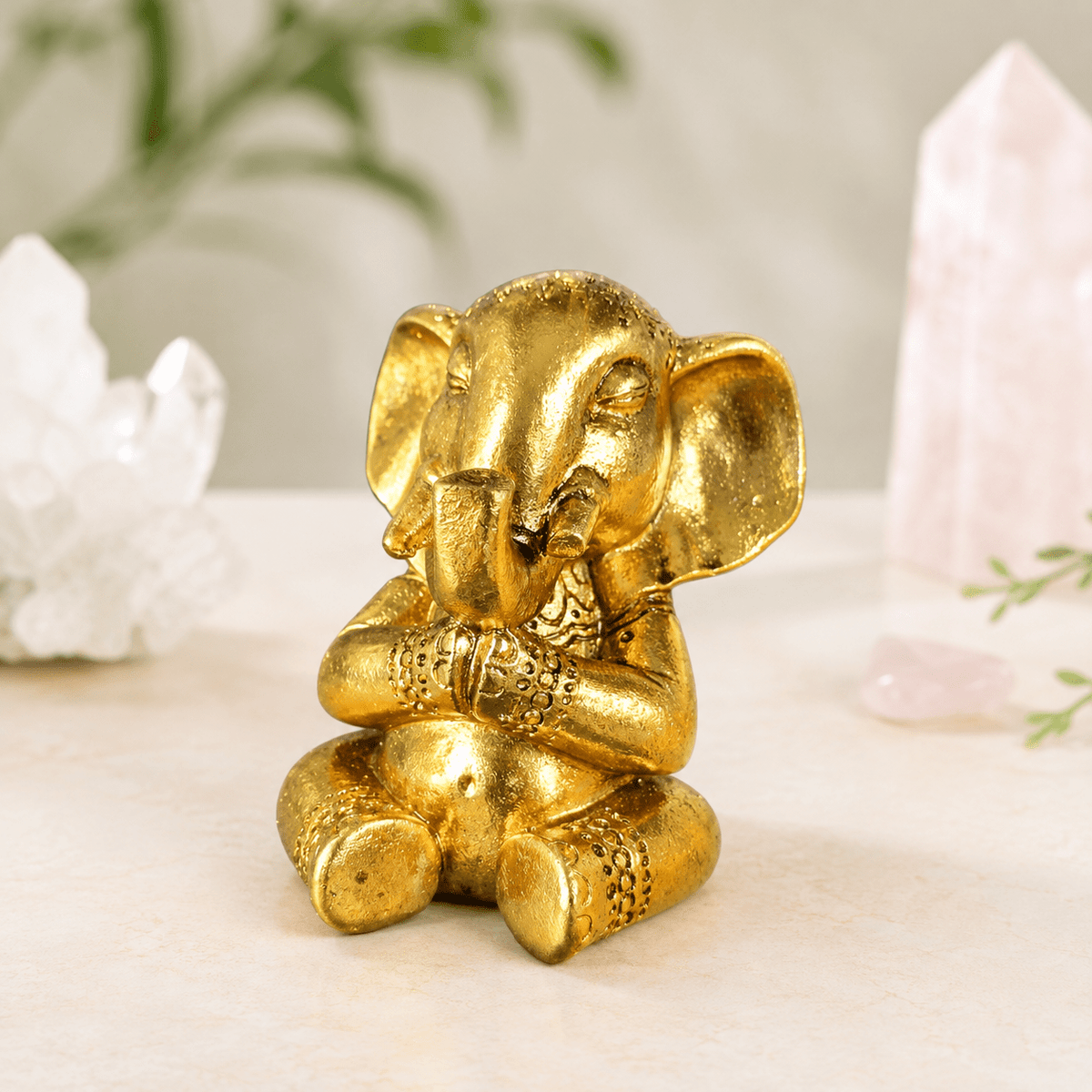 10cm Gold Praying Elephant Figurine