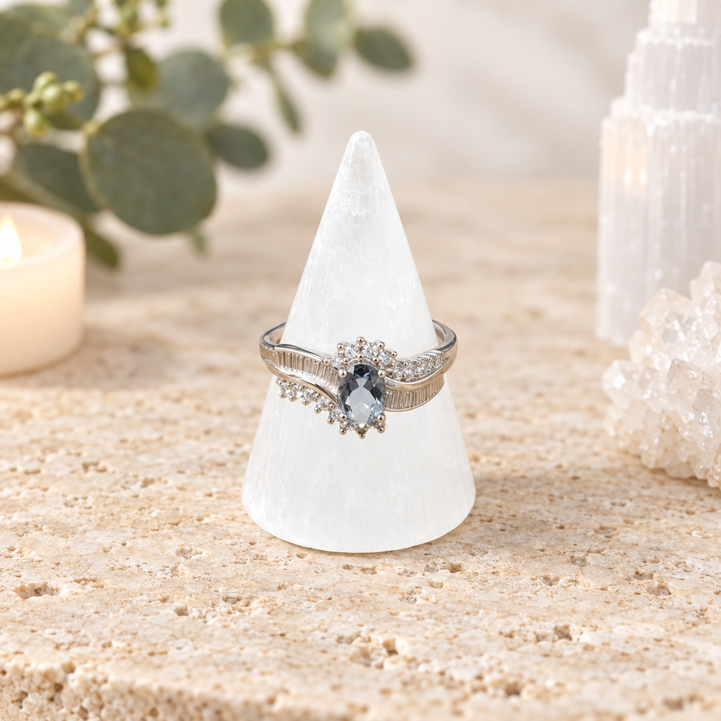 Clear Quartz Ring Holder